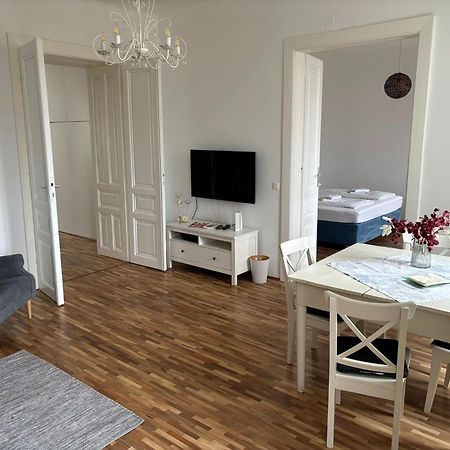 Casa Nostra - Sonnige Wohnung Direkt Am Augarten Vienne Extérieur photo